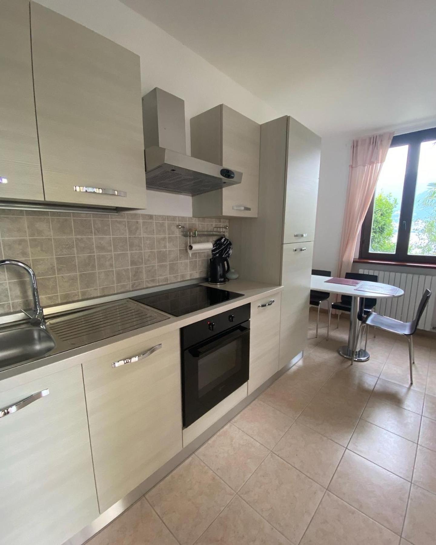 Peonia Apartment - Appartamento Vista Lago Леццено Екстер'єр фото